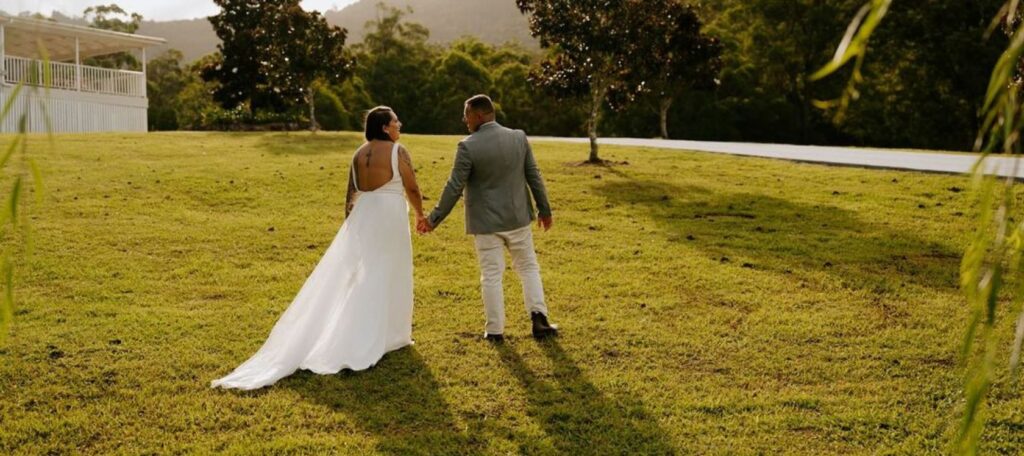 farm-house-outdoor-wedding